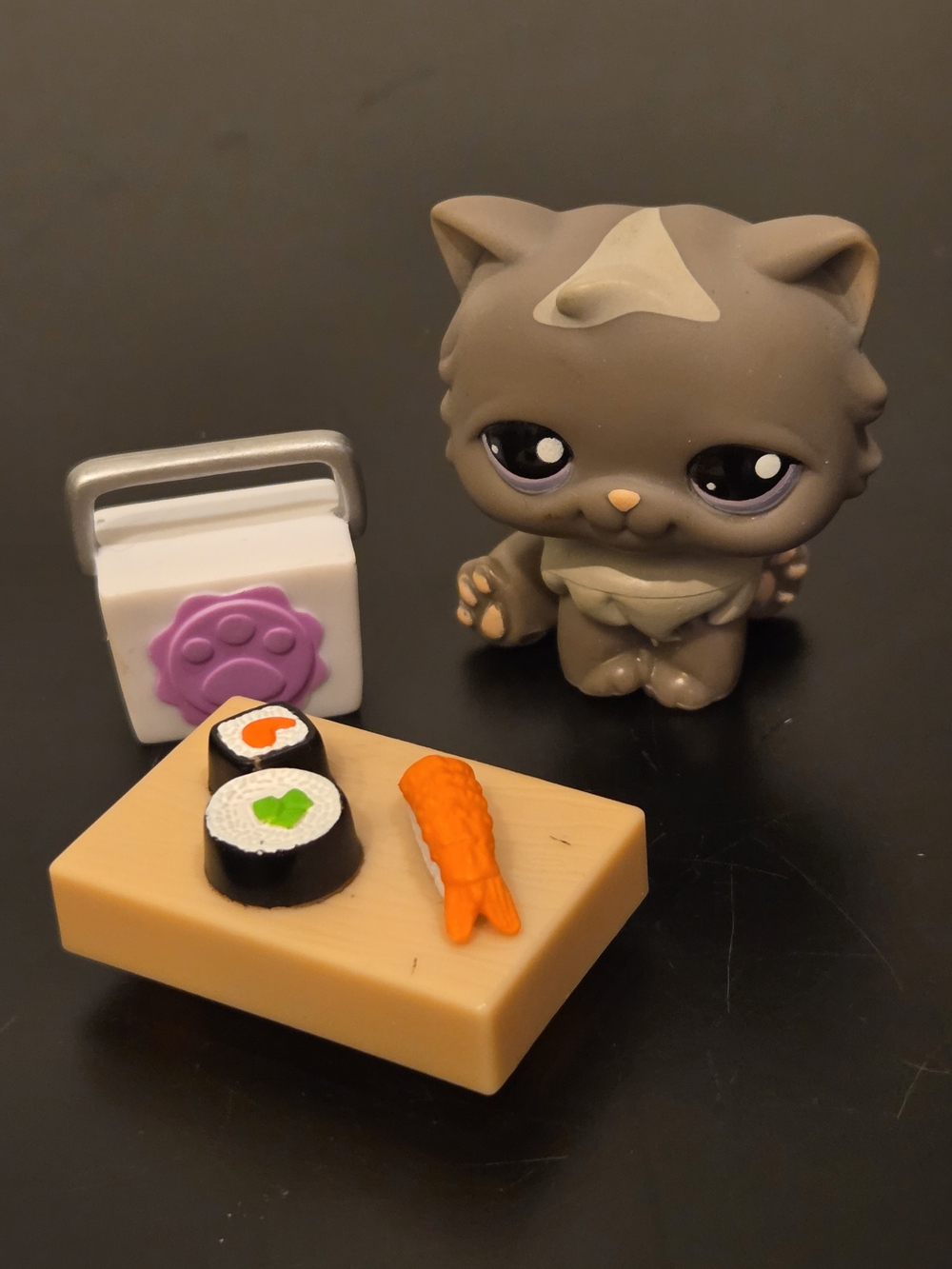 LPS Littlest Pet Shop #973 Persian Cat with Sushi Accessories